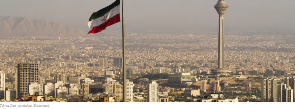 301. Chính sách đối ngoại của Mỹ với Iran: Quan điểm diều hâu đối chọi với Chủ nghĩa hiện thực